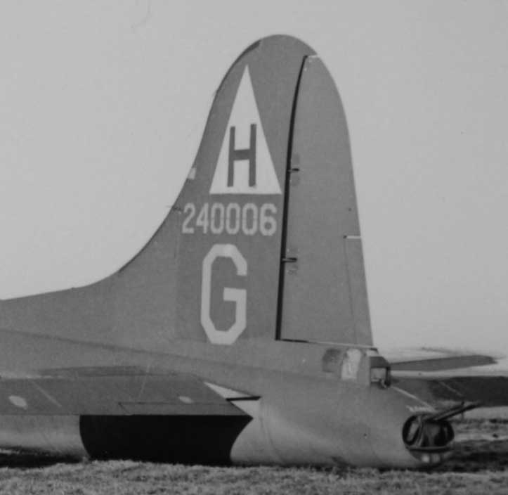 The tail of the B-17 Liberty Lady in Gotland, showing her markings.