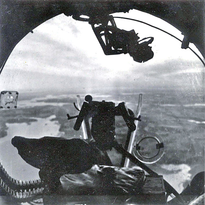 1943-bombardiers-seat1943-bombardiers-seat